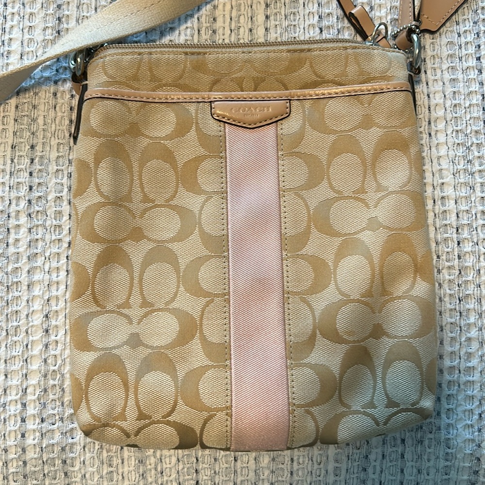 Small vintage Coach crossbody.